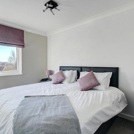 2 Minutes From Mk Central By Car- 2 Bed Apartment - 2 Free Parking Spaces- Hosted By Stayinmk Милтон-Кейнс Экстерьер фото